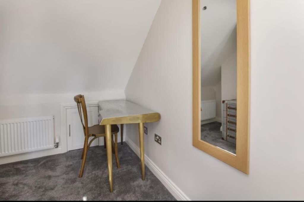 Large Renovated 4 Bed Holiday home