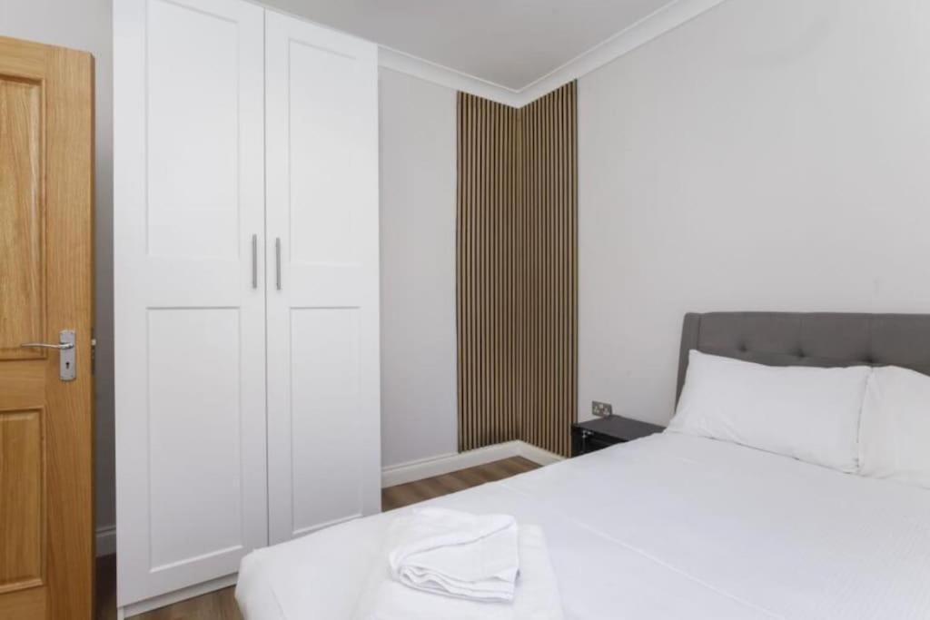 Holiday home Large Renovated 4 Bed