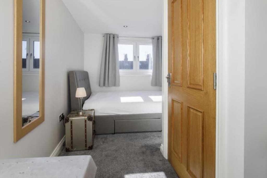 Large Renovated 4 Bed