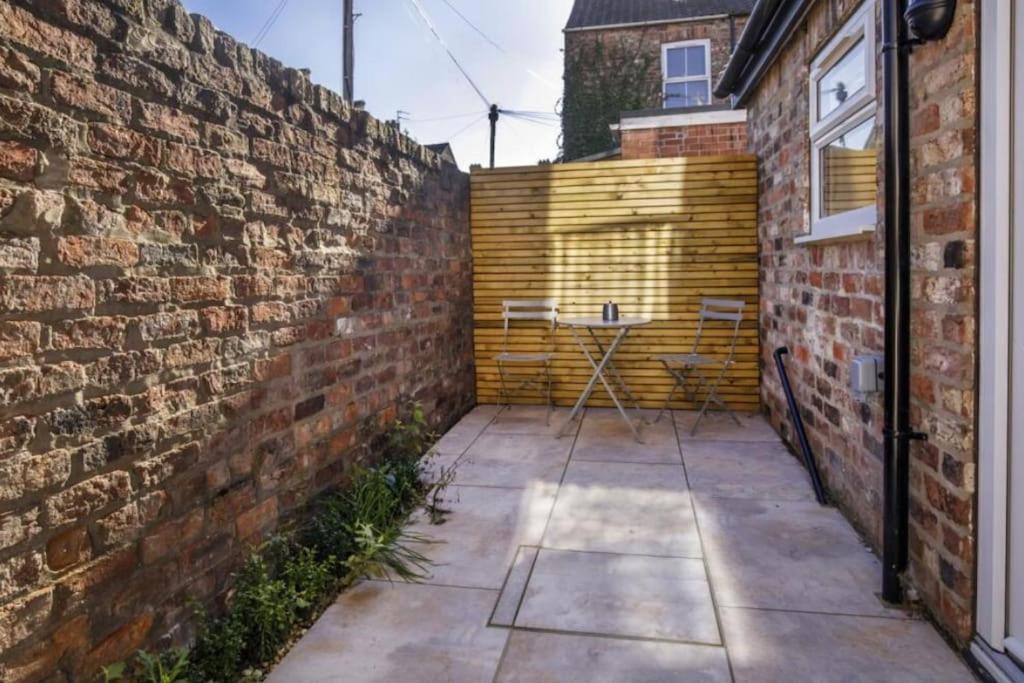 Large Renovated 4 Bed York
